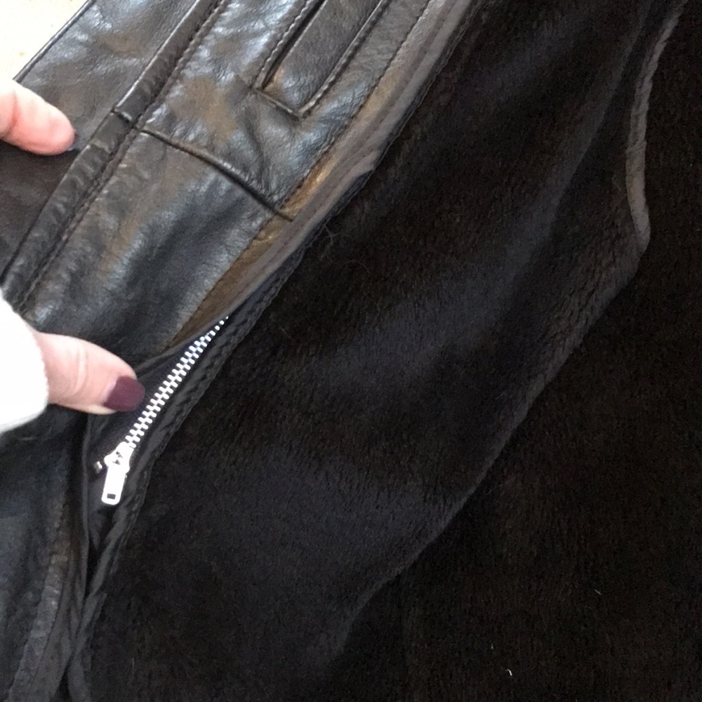 Vintage authentic Mens BERMANS Heavy Black Leather jacket size 40. - Picture 4 of 12